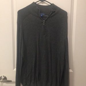 Men’s port authority 1/4 zip sweater in gray large
